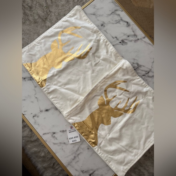 2 Artistic Weavers Holiday Deer Pillow Covers 18' x 18' 100% Cotton Cream & Gold - Picture 3 of 13